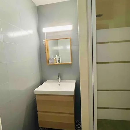 Moderne Renove Saint-Jean-dʼAngély